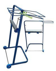 Stojak podłogowy do czyściw i ręczników przemysłowych w rolce